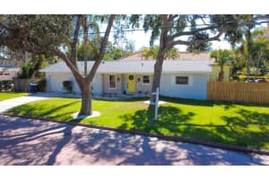 1470 Serpentine Dr S, ST PETERSBURG