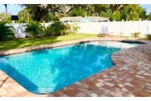 604 7th Ave Sw, LARGO