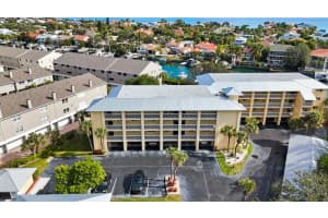 1125 Pinellas Bayway S #205, ST PETERSBURG