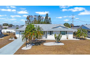 703 Torrey Pines Ave, SUN CITY CENTER