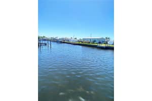 104 Americana Ct Ne #207, ST PETERSBURG