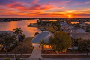 423 Manns Harbor Dr, APOLLO BEACH