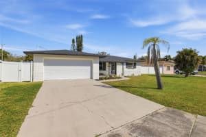 1027 27th Ave S, ST PETERSBURG