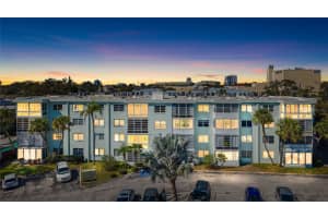100 Waverly Way #201, CLEARWATER