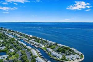 5245 Coquina Key Dr Se #d, ST PETERSBURG 5245 Coquina Key Dr Se #d, ST PETERSBURG
