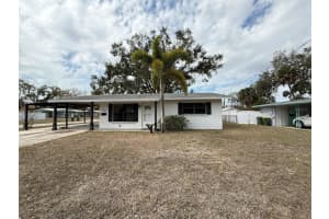 186 Midwest Pkwy, SARASOTA