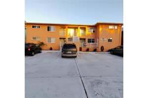 2820 Dupont St S #201, GULFPORT