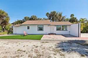 13135 4th St E, MADEIRA BEACH