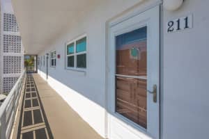 3128 59th St S #211, GULFPORT