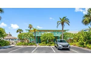 2700 Gulf Blvd #2, BELLEAIR BEACH
