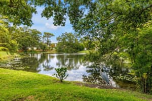 10495 Longwood Dr, SEMINOLE