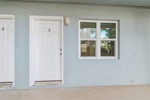 300 Venetian Dr #3, CLEARWATER