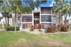 8605 Huron Ct #33, TAMPA