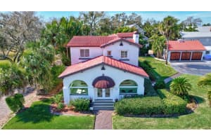 120 Park St N, ST PETERSBURG