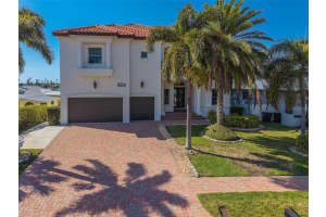 824 Island Way, CLEARWATER BEACH