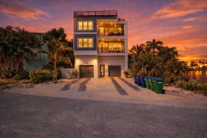 100 12th St N, BRADENTON BEACH