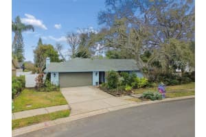 606 Grovewood Ln, LARGO