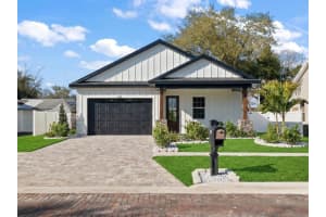 448 Orangewood Dr, DUNEDIN