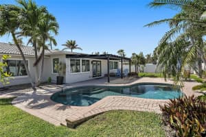 3755 Belle Vista Dr E, ST PETE BEACH