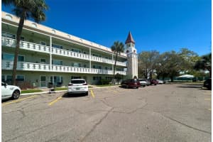 2400 Columbia Dr #18, CLEARWATER
