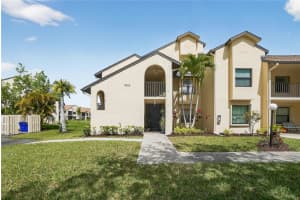 8565 Charter Club Cir #6, FORT MYERS
