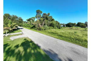 458 Capitol St, NORTH FORT MYERS