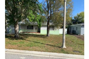 362 Foster Ln, BELLEAIR