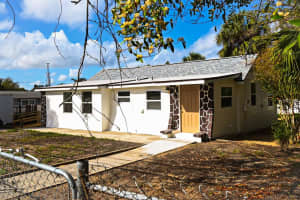 426 S Disston Ave, TARPON SPRINGS 426 S Disston Ave, TARPON SPRINGS