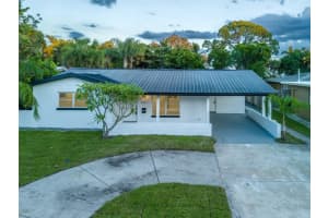 3947 Overlook Dr Ne, ST PETERSBURG