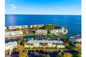 5174 Beach Dr Se #d, ST PETERSBURG