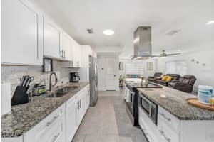 8017 Dell Dr, TAMPA 8017 Dell Dr, TAMPA