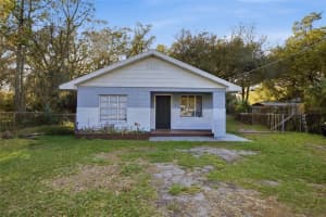 907 Center St, PLANT CITY