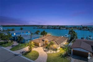 565 Crystal Dr, MADEIRA BEACH 565 Crystal Dr, MADEIRA BEACH