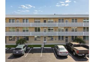5095 Bay St Ne #110, ST PETERSBURG