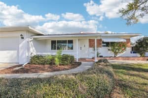 10569 Lake Vista Dr, SEMINOLE