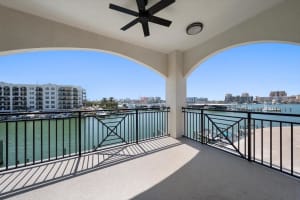 211 Dolphin Pt #303, CLEARWATER