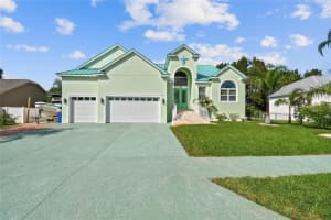 711 Eagle Ln, APOLLO BEACH