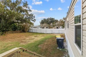 419 N Chestnut Rd, LAKELAND