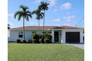 9484 Treasure Ln Ne, ST PETERSBURG