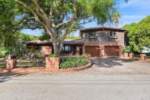 1488 Laconia Dr E, CLEARWATER