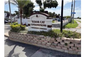 9130 Tudor Dr #m105, TAMPA