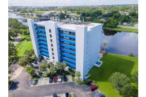 2780 N Riverside Dr #802, TAMPA