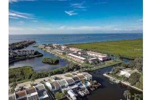 8822 Bay Pointe Dr #104, TAMPA