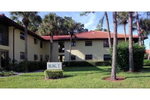 704 Hammock Pine Blvd #704, CLEARWATER