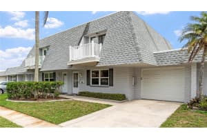 903 Cara Dr #903, LARGO