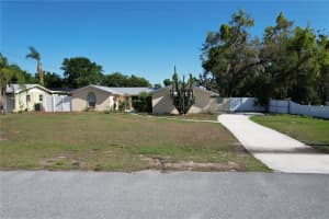 914 Homewood Dr, BRANDON
