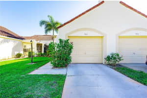 944 Madrid Dr, PALM HARBOR