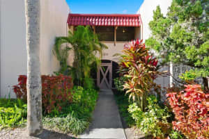 1009 S Bayshore Blvd #204, SAFETY HARBOR