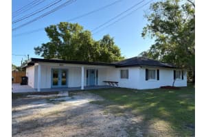 800 Saint Petersburg Dr W, OLDSMAR