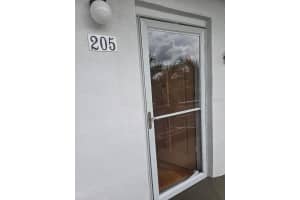 3128 59th St S #205, GULFPORT